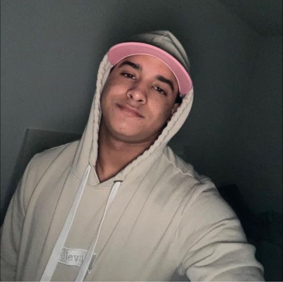 Meet your Posher, Ángel daniel - Picture 1 of 1